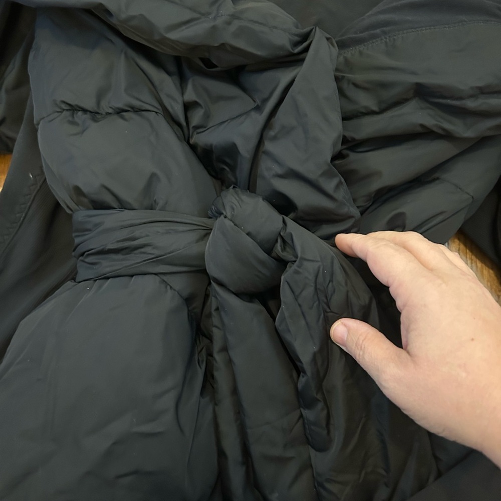 Lululemon Down To The Studio Down Jacket with Belt - Picture 7 of 13
